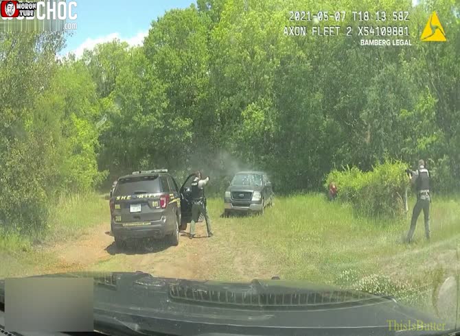 Video: Police shoot a suicidal guy nine times (Warning - disturbing)